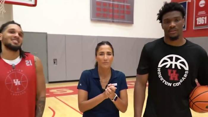 The University of Houston Men’s Basketball team challenge our Sofia Ojeda to a foul shooting contest