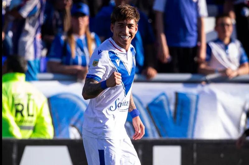 Con gol del santiagueño Carrizo, Vélez es escolta