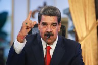 Venezolanos acuden a jornada de alistamiento militar convocada por Nicolás Maduro