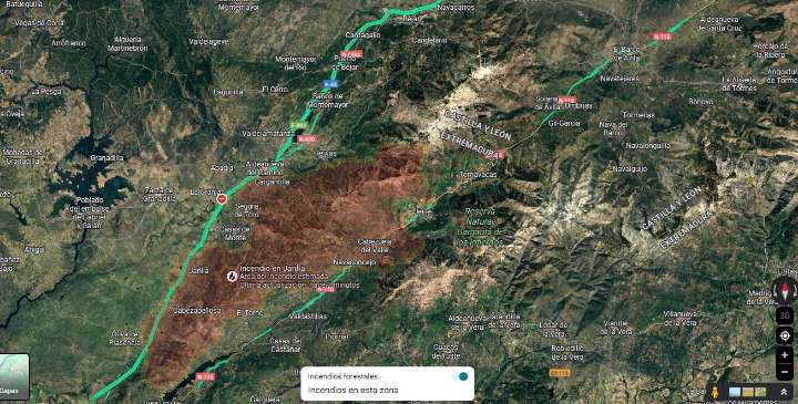 El incendio de Jarilla se asoma a la sierra de Candelario