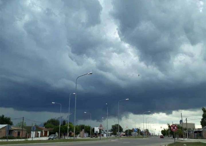 ¿Llega la tormenta de Santa Rosa? La Pampa bajo alerta por lluvias y tormentas