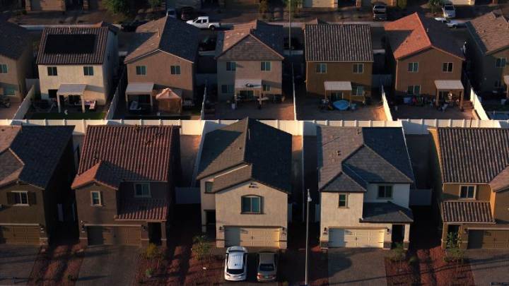 Mortgage rates fall to lowest level in 10 months