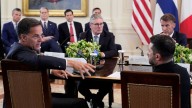 Rusia celebra "bofetada" de Trump a Zelenski y sus socios con el mapa de Ucrania con zonas ocupadas