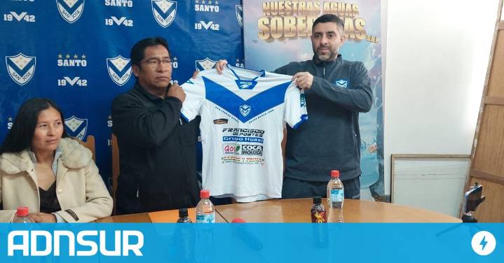 17:29 El comodorense Javier Guerreiro fue presentado en San José de Oruro: "la historia de este club y su hinchada me hizo venir acá"