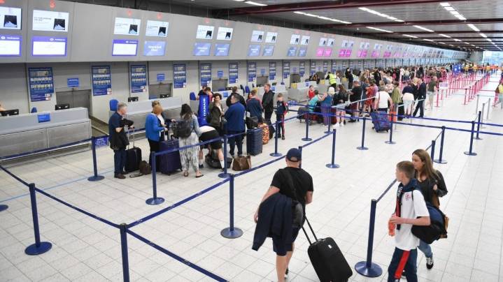 México registra 11 millones de turistas extranjeros vía aérea en primer semestre de 2025