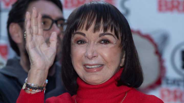 "La Chilindrina" reaparece en un video tras haber sido hospitalizada