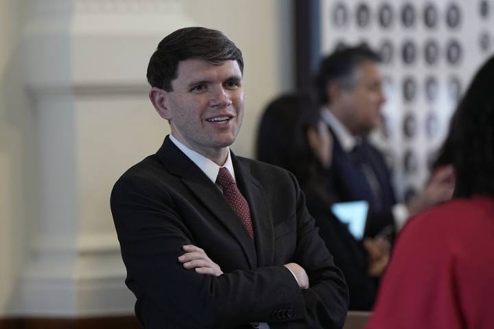 Clips of the week: Texas Democrat outfoxes, and RFK Jr. gets roasted