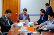 Firma Bonilla con Santander para la construcción de tres puentes