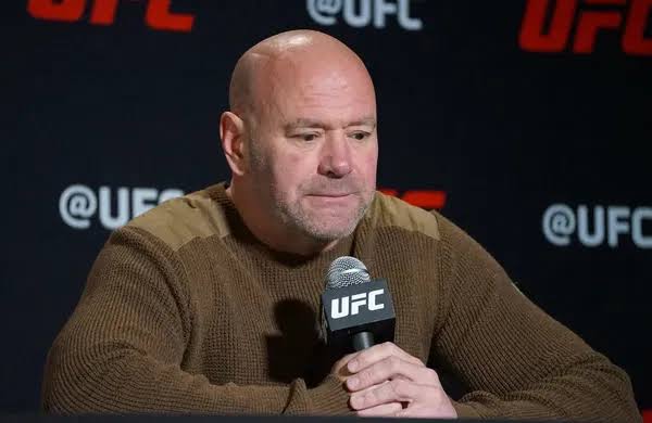 Ex-UFC Title Challenger Makes Eye-Opening ‘Money’ Admission on Leaving UFC to Pursue Boxing Career Former title challenger thrives in boxing after leaving UFC, highlighting fight pay issues with Dana 