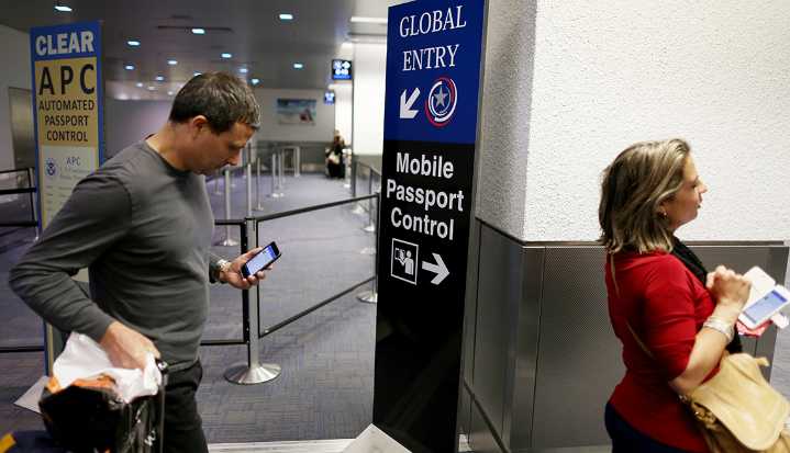 Políticas Migratorias Sacuden Turismo y Economía de EE. UU.