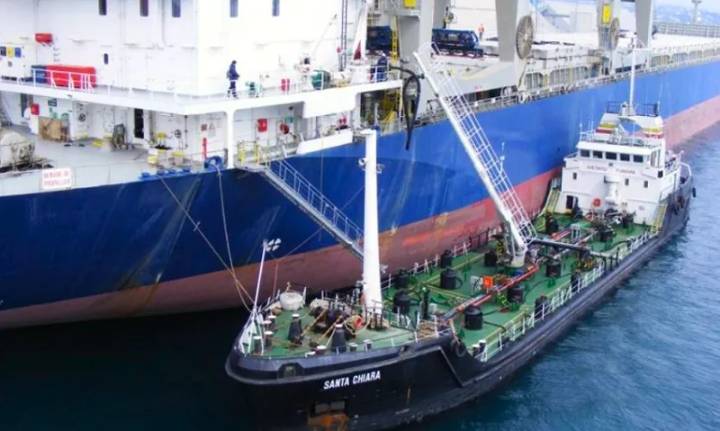 Las Palmas ante la escasez de combustible búnker: ¿Cómo afecta la crisis logística del Estrecho y África al abastecimiento marítimo?