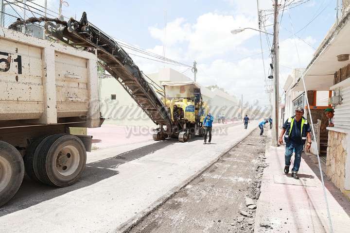 Repavimentan calles antiguas en Mérida como solución al problema de los baches