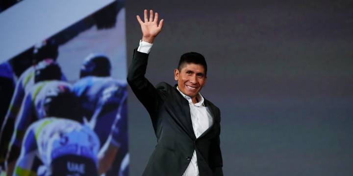 Nairo Quintana fue la sensación durante la etapa 7 de la Vuelta a España 2025: firmó autógrafos y se tomó fotos