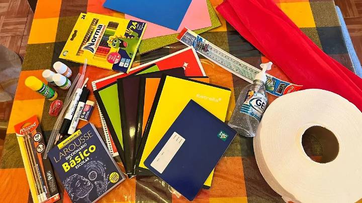 Para surtir lista de útiles familias cazan ofertas, reciclan del año pasado y hasta empeñarán joyería