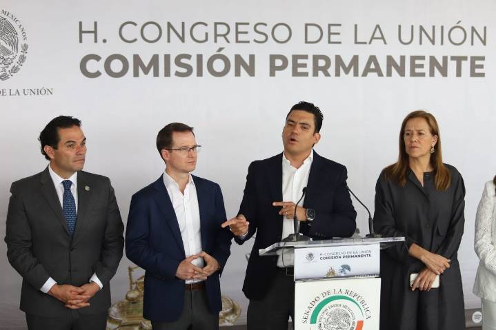 Descalifica Sheinbaum críticas de opositores; se quieren presentar como "puros"