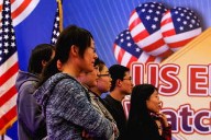 Exige China a EE. UU. que deje de acosar o repatriar estudiantes chinos