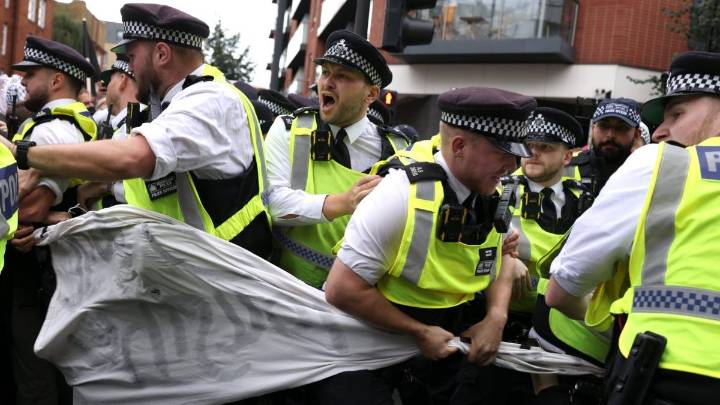 Police drafted in for weekend protests as officers brace to cancel leave
