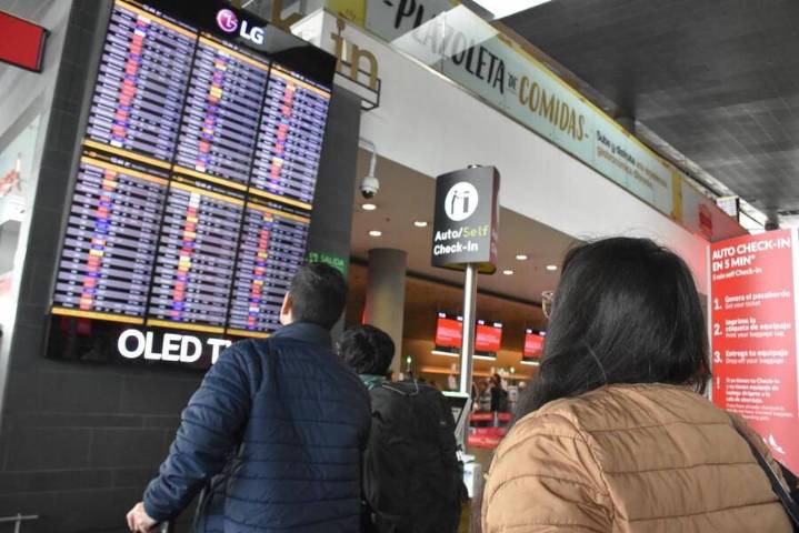 Colombia supera los 27 millones de pasajeros aéreos en 2025 pese a caída en turistas locales