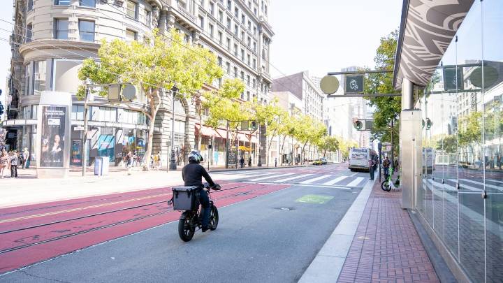 Waymo, Uber and Lyft allowed back on San Francisco's Market Street