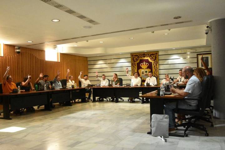 El pleno de Punta Umbría aprueba la venta de las parcelas junto a los antiguos depósitos de agua por más de 6,5 millones de euros