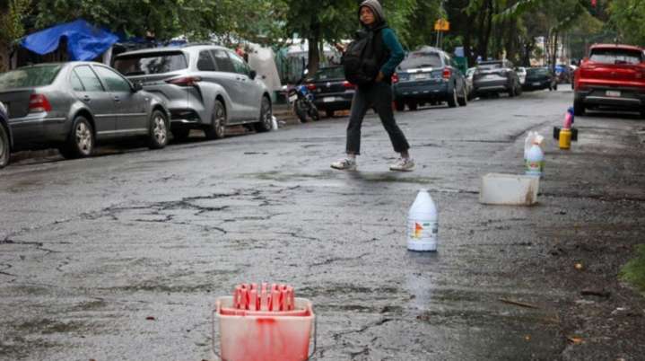 Habrá arresto de hasta 36 horas por apartar lugares en la vía pública en CDMX