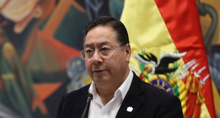 Luis Arce cambia al alto mando militar de Bolivia a tres días de las elecciones generales