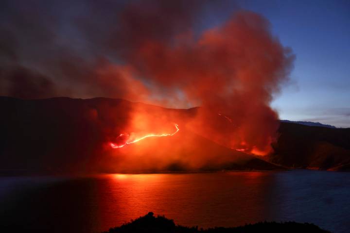 España apunta a 'desescalada' en la ola de incendios tras la caida de las temperaturas