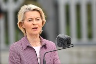 Von der Leyen visita frontera polaco-bielorrusa, "primera línea" de defensa de la UE