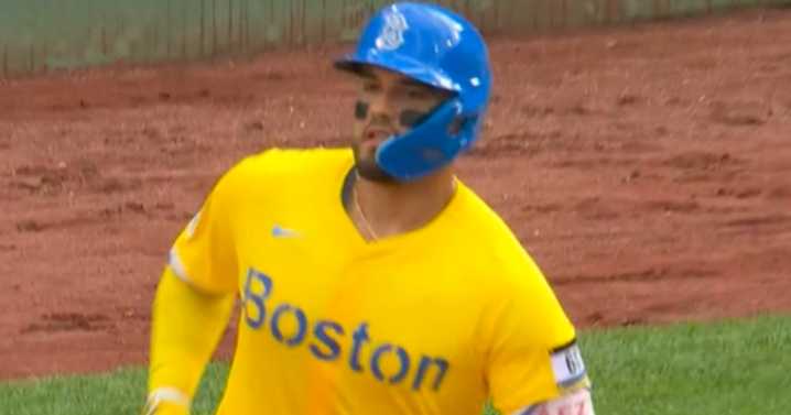 Carlos Narváez castigó esa pelota