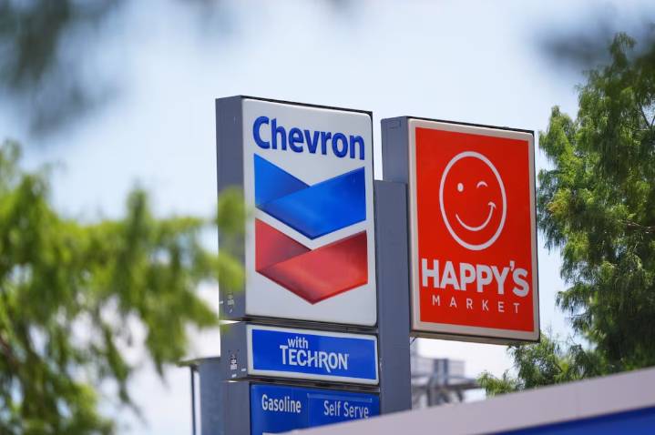 El País: El regreso de Chevron, un paliativo para la empobrecida Venezuela