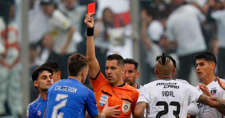 Revisa la innecesaria expulsión de Franco Calderón que dejó a la U con un futbolista menos ante Colo Colo