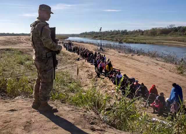 Tres extranjeros mueren al intentar cruzar la frontera de Texas hacia Estados Unidos