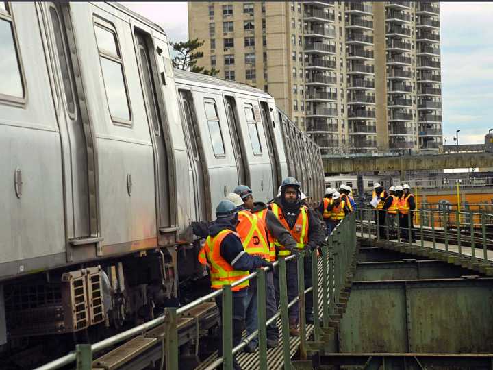 Trump administration threatens to cut New York transit funds over safety