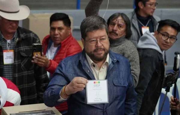 Votan Presidente y candidato puntero en Bolivia