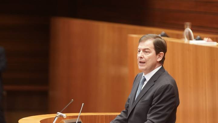 Mañueco defiende la respuesta “desde el minuto uno y sin regatear ningún esfuerzo” ante una situación “nunca vista”