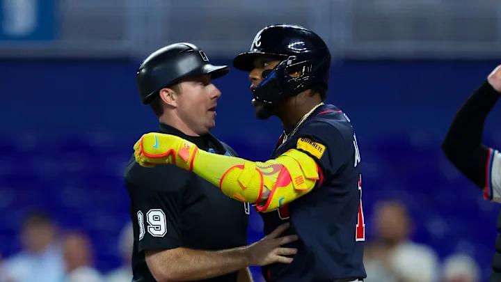 VIDEO: el pelotazo a Ronald Acuña Jr. que hizo que se vaciaran las bancas