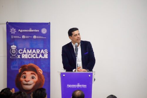 Presenta Leo Montañez el programa «Cámaras por Reciclaje»