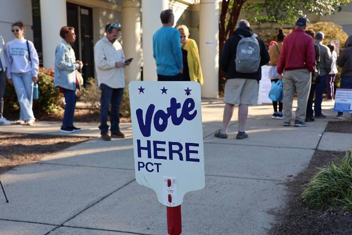 Proyecto de ley en Carolina del Norte busca crear nuevos requisitos para registrarse y votar