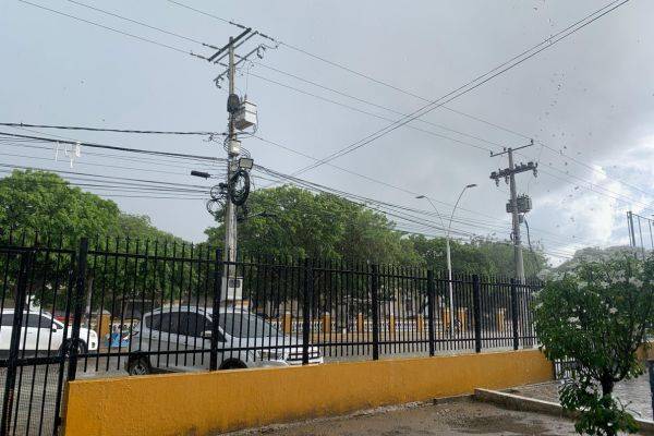Lluvias se registran en varios sectores de Santa Marta en la tarde de este sábado