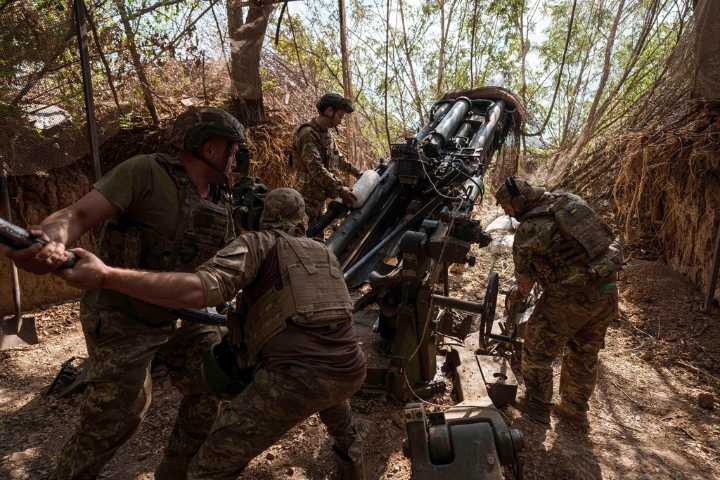 Ukrainian troops have little hope for peace as Trump's deadline for Russia arrives