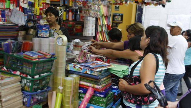 Entre mil 600 y 5 mp, el gasto por útiles escolares