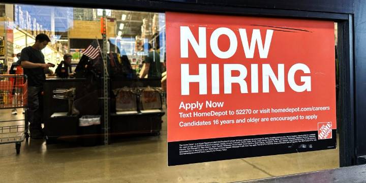 Jobless claims remain in post-COVID trench, falling unexpectedly in early August