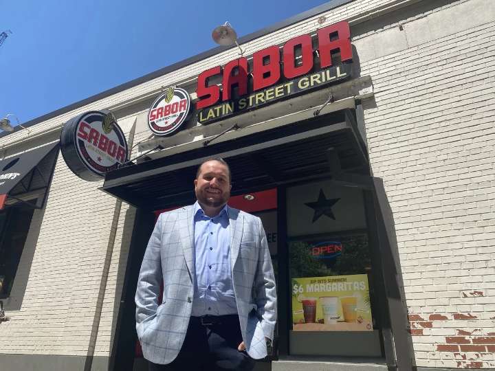 Premios Excelente: Latino convierte la comida callejera en imperio gastronómico