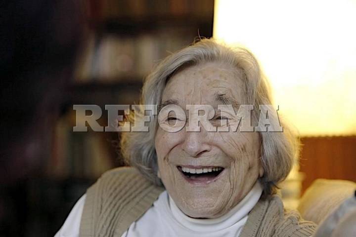 Celebran a la centenaria Margit Frenk