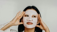 Celebra el Día Nacional de la Mascarilla Facial con un ritual de cuidado y bienestar