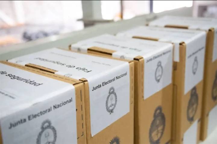 Elecciones en Corrientes: compiten siete fórmulas para la gobernación