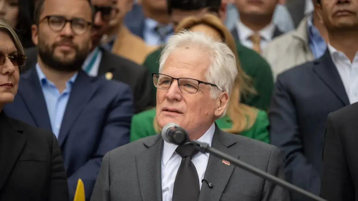 Miguel Uribe Londoño lanza su precandidatura presidencial: 'Colombia jamás volverá a arrodillarse frente a la injusticia, ni frente a la violencia'