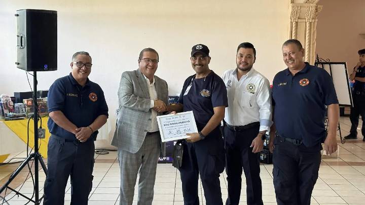 Conmemoran en Parral el Día Nacional del Bombero con un convivio de reconocimiento