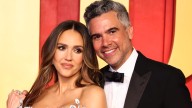 Cash Warren Steps Out With Jessica Alba Lookalike