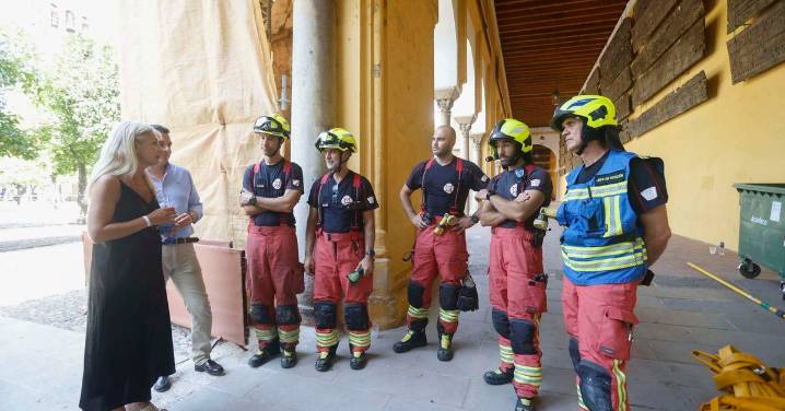 Incendio en la Mezquita-Catedral de Córdoba: La Junta colaborará en la limpieza y restauración del monumento